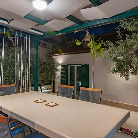 Casa Ol'bol - Modern With Seaview And Private Large Backyard Apartment Bol