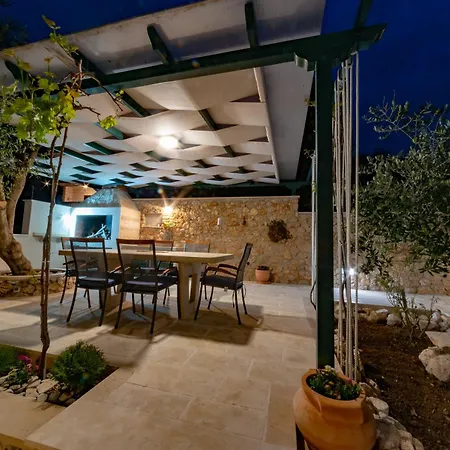 Casa Ol'bol - Modern With Seaview And Private Large Backyard Apartment Bol