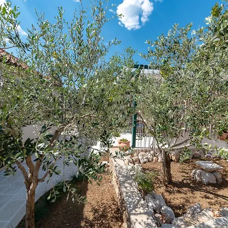 Casa Ol'bol - Modern With Seaview And Private Large Backyard Apartment