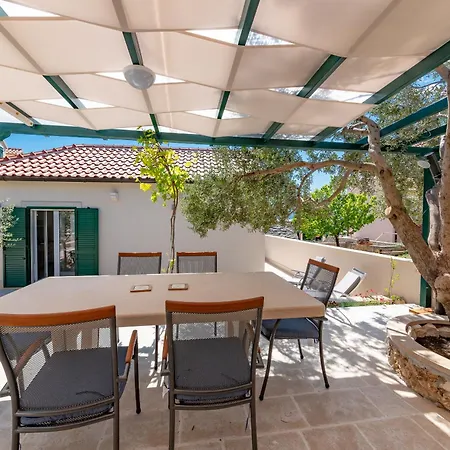 Casa Ol'bol - Modern With Seaview And Private Large Backyard Bol